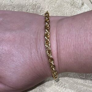 Gold Rope Chain Bracelet with Intricate Design